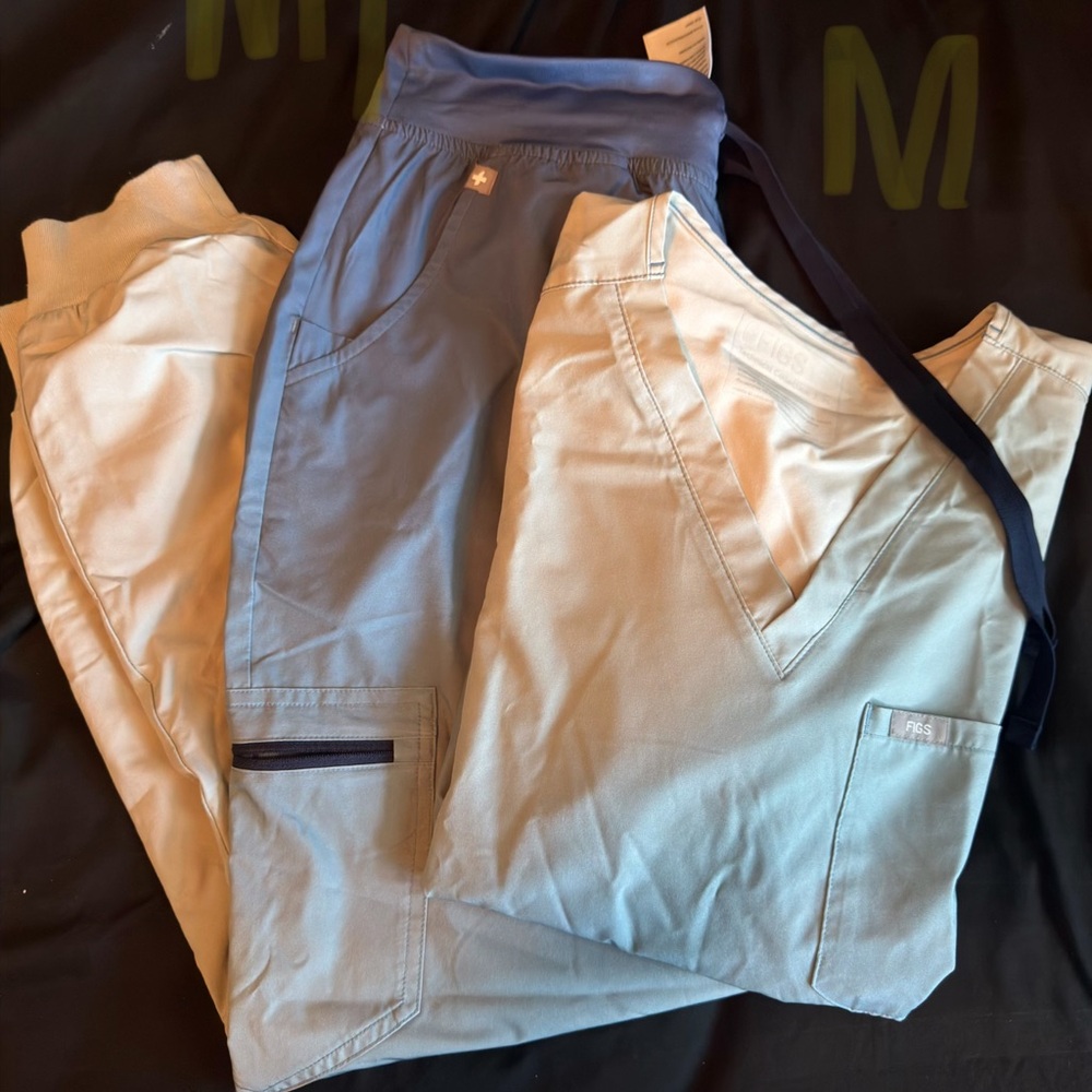 Figs Women's Tops in Cream and Blue